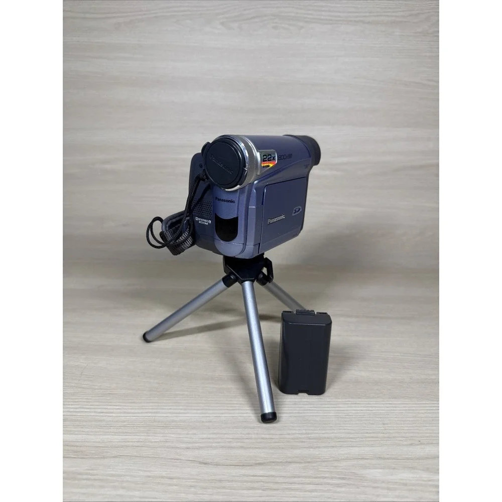 Panasonic PV-GS2 Blue MiniDV Camcorder Video Camera - Tested & Working W/ Tripod